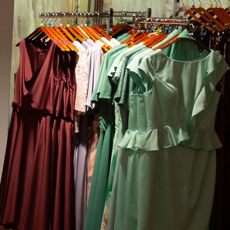 Seeg-Abendkleid-Anzug-06