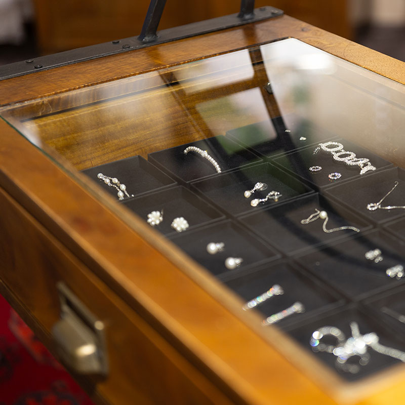 Seeg-Abendkleid-Anzug-07